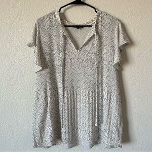 Adrianna Papell White and Black V-Neck Dotted Tunic BlouseWith Flutter Sleeve